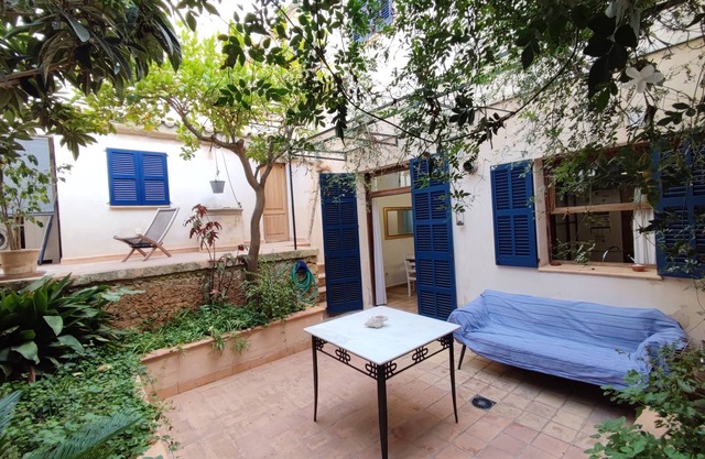 Vacation Home "Can Marinero" with Private Garden, Balcony & Wi-Fi