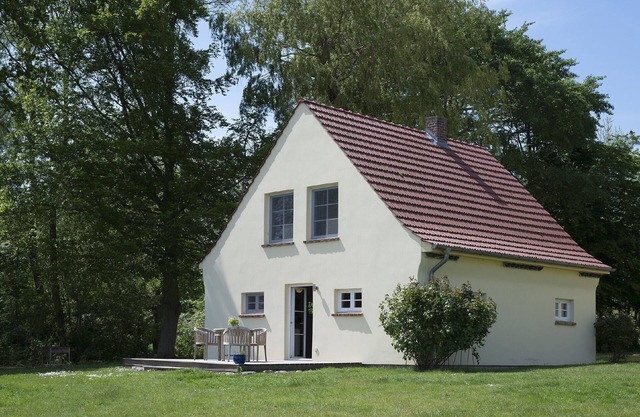 Vacation Home "Gut Grubnow Rügen" with Lake View, Private Terrace & Wi-Fi