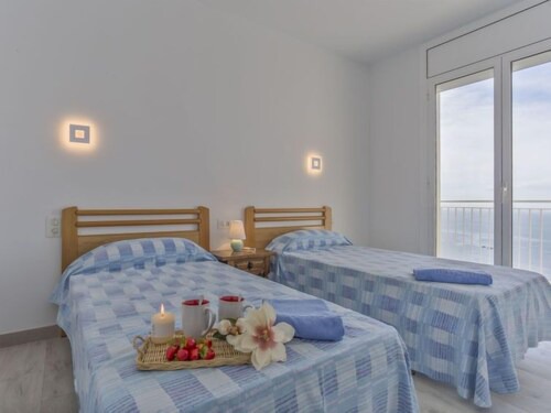 Vacation home Jeroni Pau in Roses - 6 persons, 3 bedrooms