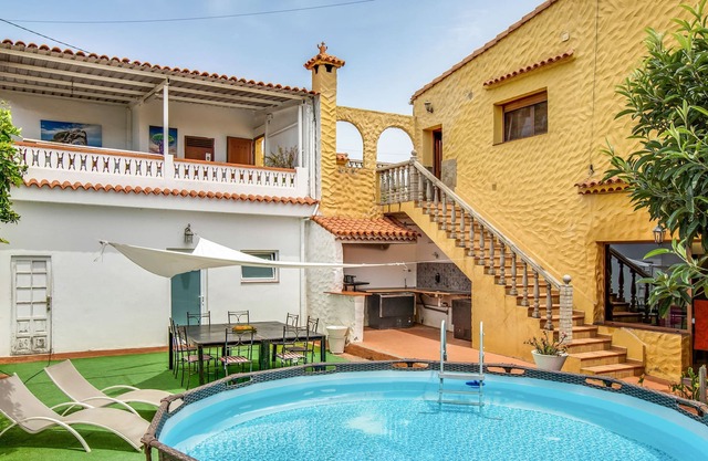 Vacation Home 'Maison Pedrera' with Mountain View, Pool & Wi-Fi