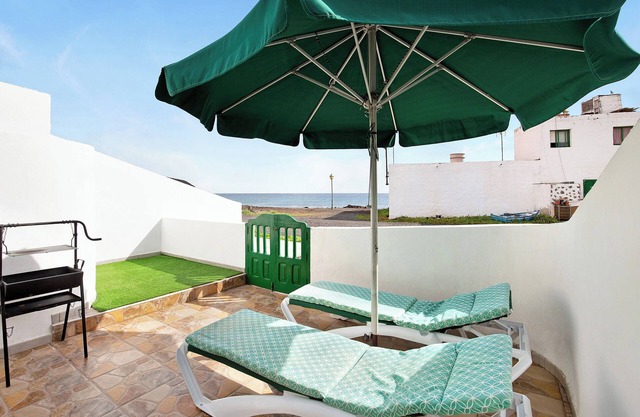 Vacation Home "Mar de Lava Sunrise Fuerteventura" with Sea View, Terrace & Wi-Fi