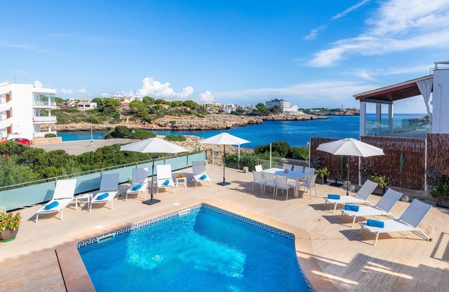 Vacation Home 'Sa Caleta' with Pool, Sauna, Balcony, Jacuzzi, Wi-Fi & A/C