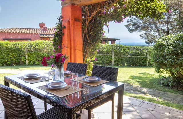 Vacation Home "Villa Toni" near Beach with Private Terrace & Shared Garden
