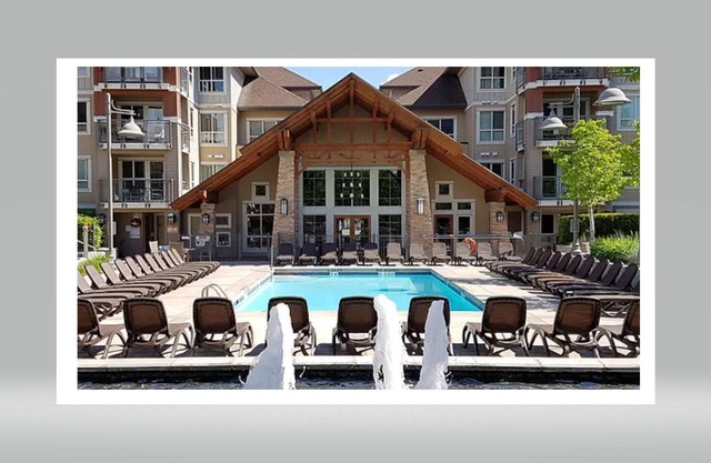 Vacation in the Skye by the Beach Downtown (Legal Rental License #76726)
