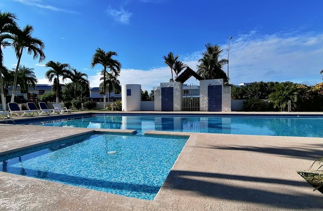 VACATION RENTAL in Playa Blanca - Farallones - 3 BDRM Balcony with ocean view