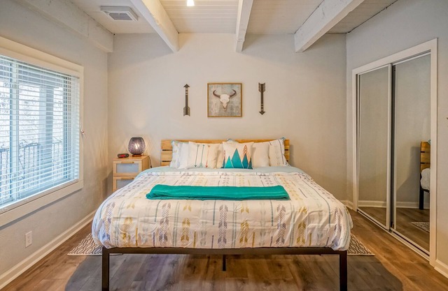 Vacation Safely! 2BR/1.5ba Professionally Cleaned