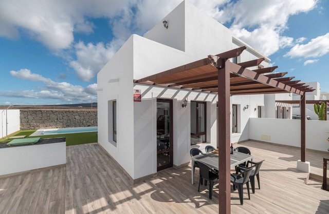 Vacation Villa 'Luxury Lanzarote' with Sea View, Private Pool and Wi-Fi