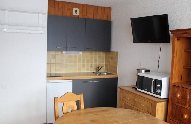 Val Cenis Le Haut: Cozy Studio for 3 near Slopes & Amenities, Ski Locker Included