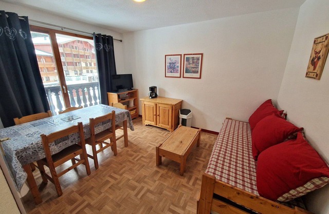 Valfréjus: 2-room + cabin, central location, 4/6 people