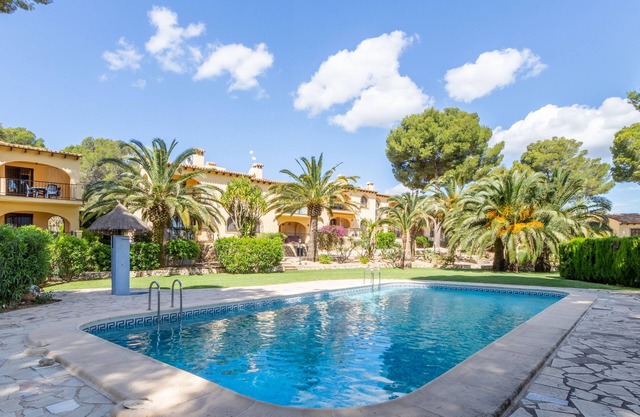 Valley View Apartment - beautiful shared gardens, 2 large pools walk to Moraira