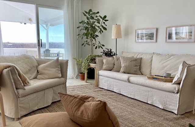 Valley View & Sauna Retreat