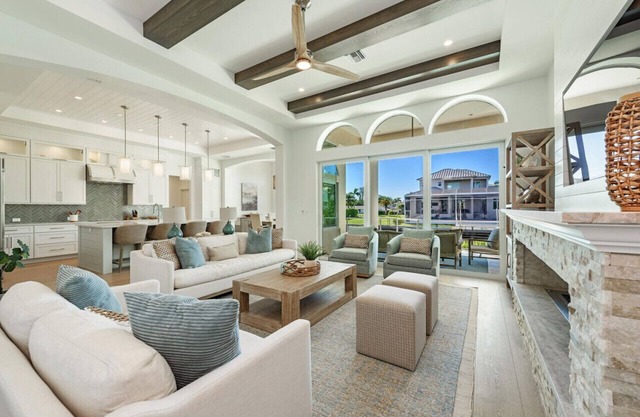 Vanderbilt Queen - Coastal 4BR Retreat - Vanderbilt Beach Pool & Dock