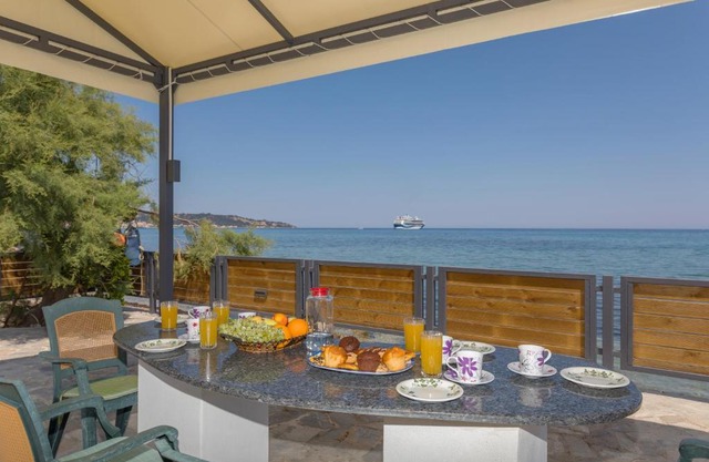 Venetico Beachfront Apartments & Suites - 2 Bedroom Apartment
