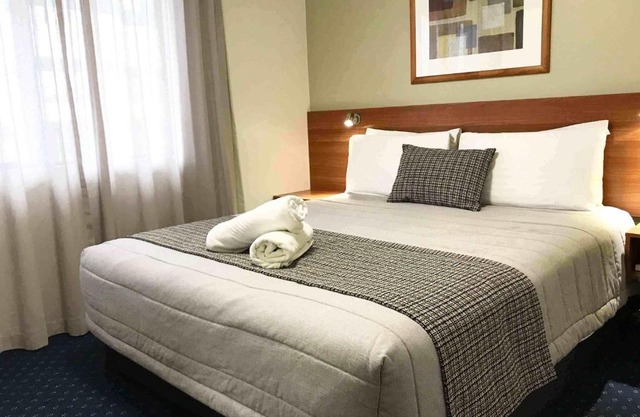 Ventura Inn & Suites Hamilton