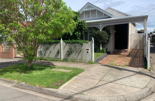 Very comfortable house only 5klms from City centre