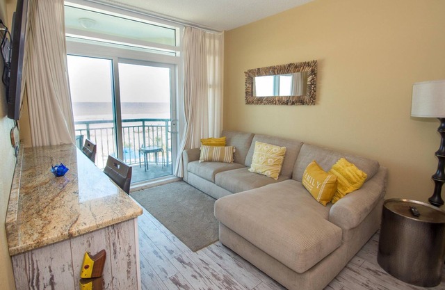 **Very Comfortable Oceanfront Condo with a good location. Nicely furnished!**