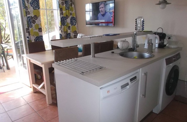 Very nice pavilion adjoining type 3 located on the Golf with various activities