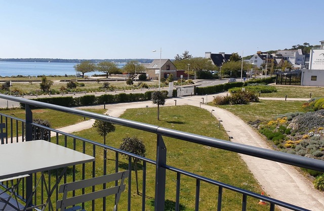 Very Nice Sea View Apartment with Balcony and Shared Heated Swimming Pool - Thalassotherapy