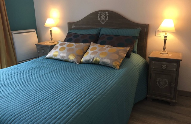 Very Nice T2 Downtown Totally renovated WIFI Very Quiet Special Price Cures