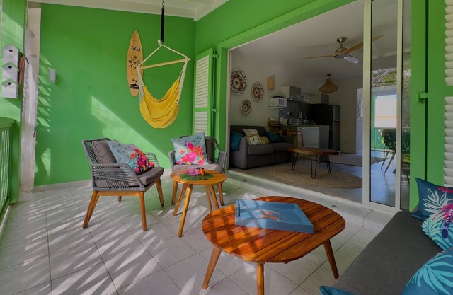 Very quiet and cozy condo located in Orient Bay walking distance from the beach.