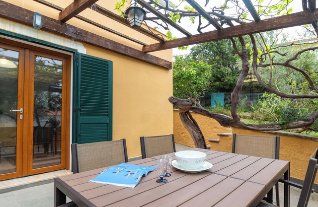 Villa Caterina - Three Bedroom Villa, Sleeps 6