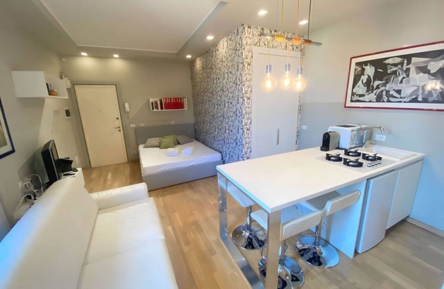Viale Umbria White and Cosy Studio
