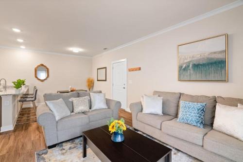Vibrant 2beds /2baths Casa