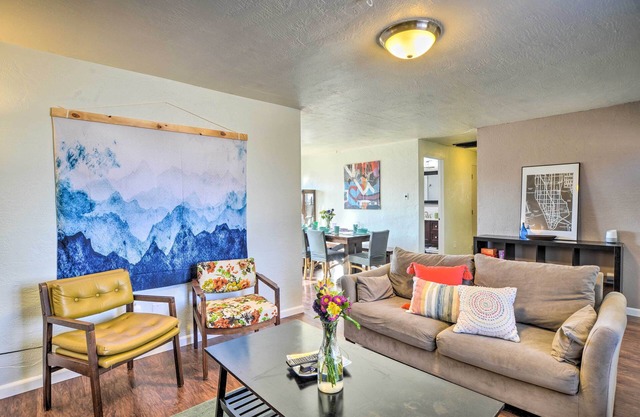 Vibrant ABQ Adobe Den: Mtn Views, Walk to Park!