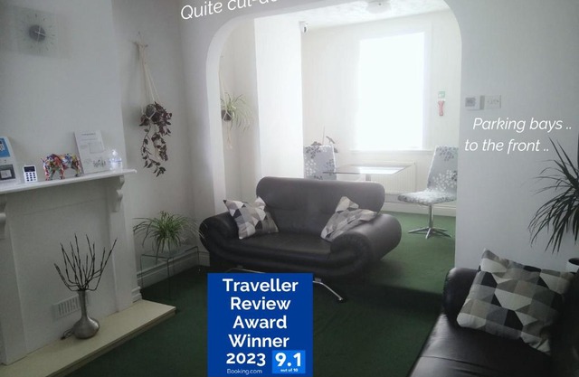 Victorian Terrace Old Stoke - With Self Check In and Free Parking - Rooms at ipswichdigs