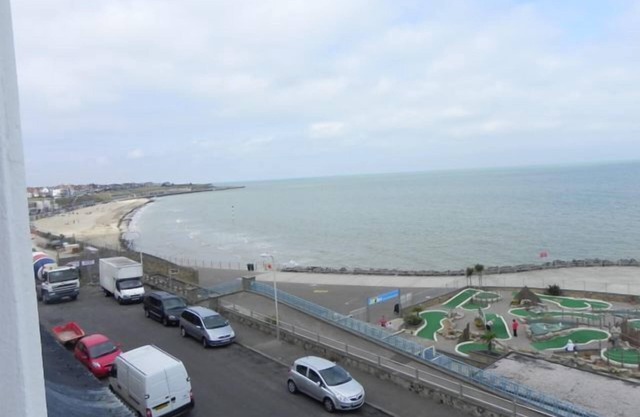 Victorian Town House Sleeps 12, Overlooking Blue Flag Sandy Beach