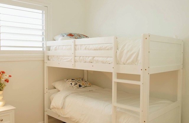 Vida Hamilton - 3 bed, 2 bath kids playground!
