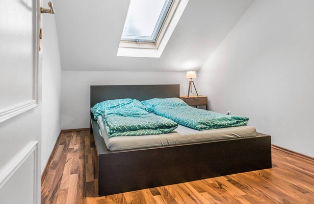 Vienna Wanderlust: 2 BR Apt in the Heart of It All