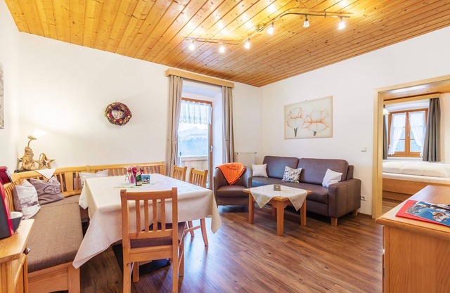 Vier-Raum-Ferienwohnung, 80qm, Dusche/WC, extra Küche, Balkon