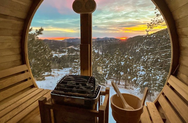 VIEWS PanoramicvSauna Hot Tub Mountain House the VIEW HAUS'18 mins to Red Rocks!