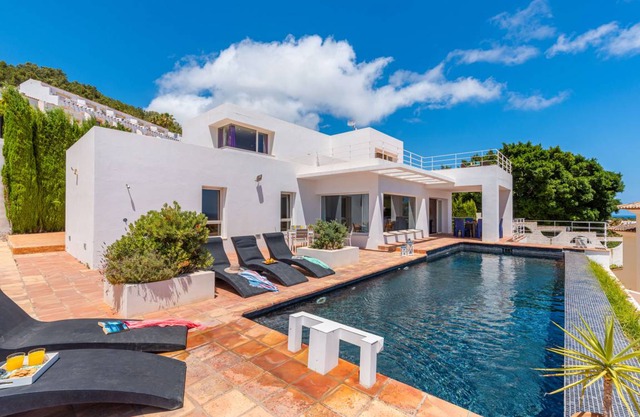 Villa Moderna - PlusHolidays