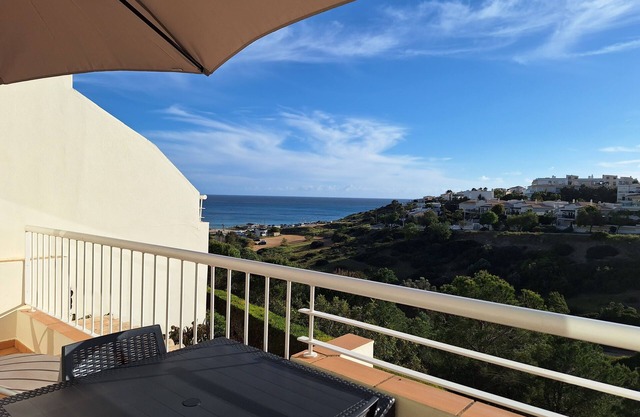 Vila Apostol - Splendid Oceanview Apartment near Porto de Mos Beach in Lagos.