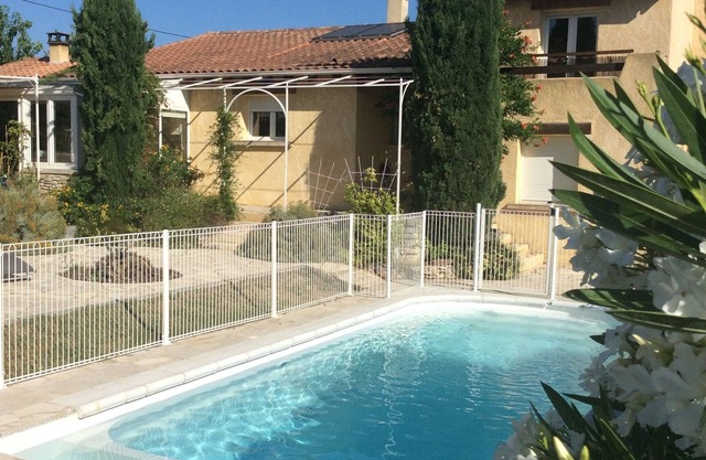 Villa Spacieuse Avec Piscine Privée Dans Joli Village Provençal