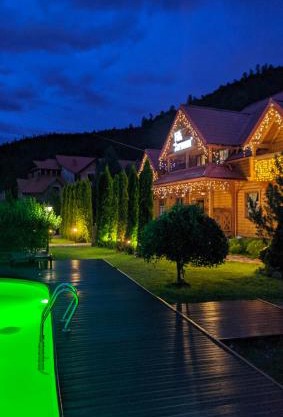 Villa "Затишна"