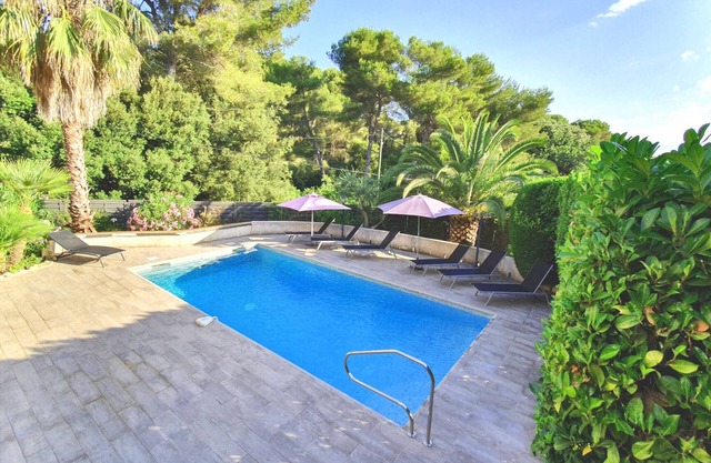 Villa 200 M2 with swimming pool and Mediterranean garden between Vallauris and Antibes
