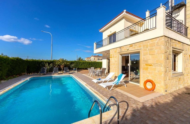Villa ∙ 3 bedrooms ∙ 6 guests