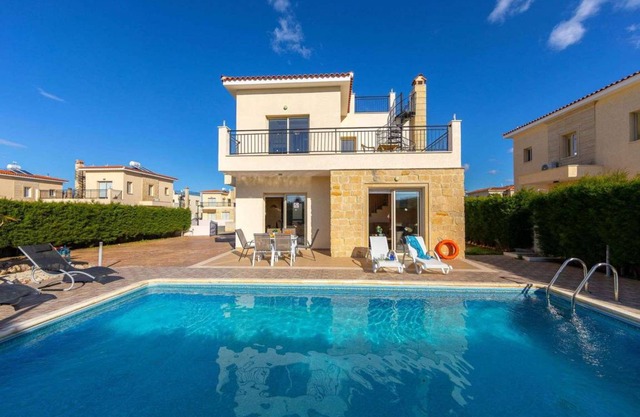 Villa ∙ 3 bedrooms ∙ 6 guests