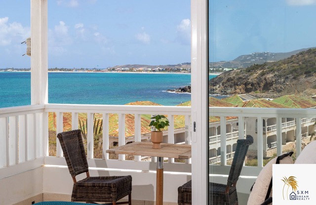 VILLA 300 M2, 4 bedrooms in the baie of Cul de sac !