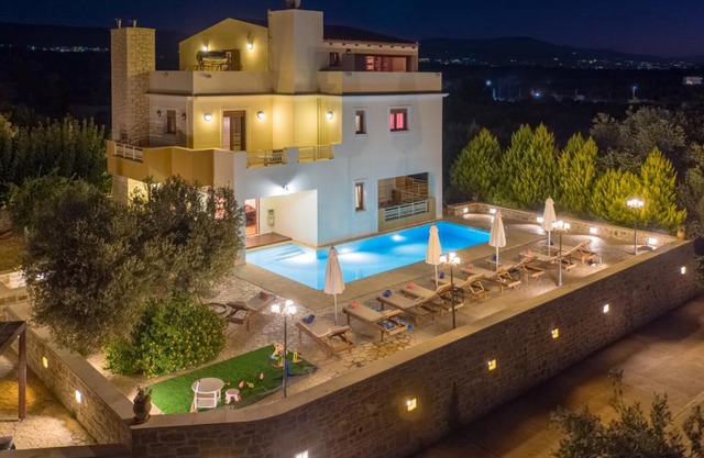 Villa 4 Seasons, sensing authenticity and luxury!