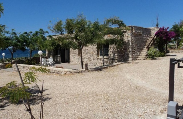 Villa 50 meters from the sea, breathtaking views, air-conditioned, fully equipped in Salento