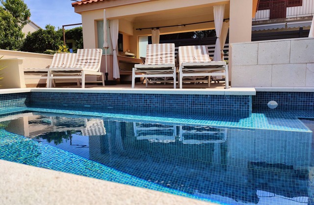 Villa A penthouse - Heated pool