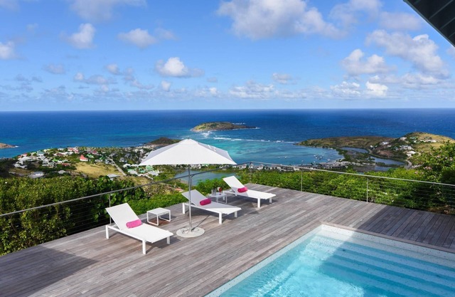 Villa Abby 3BR in Vitet by Personal Villas - Breathtaking Paradise