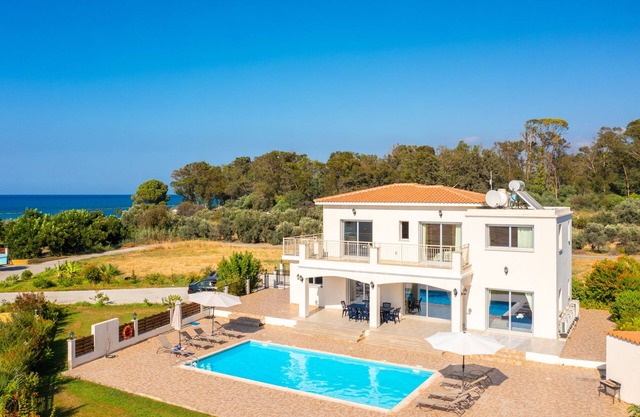 Villa Achilleas Chrystalla: Large Private Pool, Sea Views, A/C, WiFi