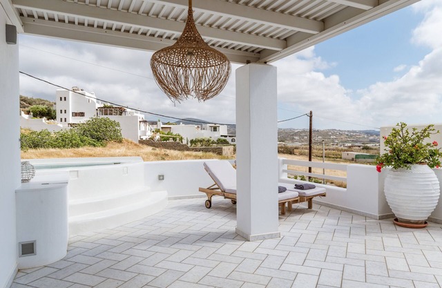 Villa 'Aeolos Erato' with Sea View, Wi-Fi and Air Conditioning
