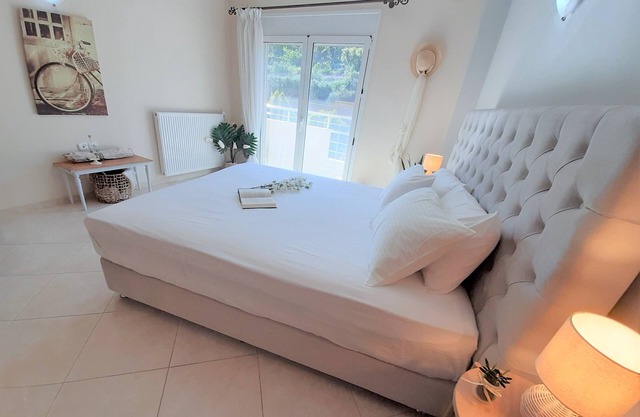 Villa Aeolus with private overflow, endless, heated pool and private garden