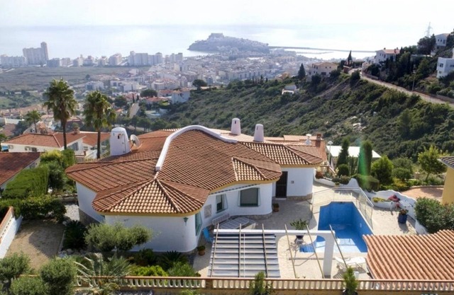 Villa Aguamarina: castle views, private pool & garden